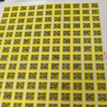 商标二维码耐高温标签承受1200°高温